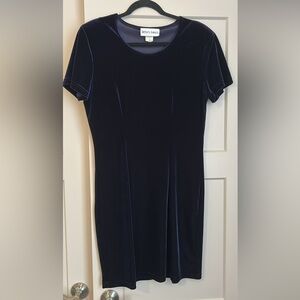 Elegant Vintage Navy Velvet Dress